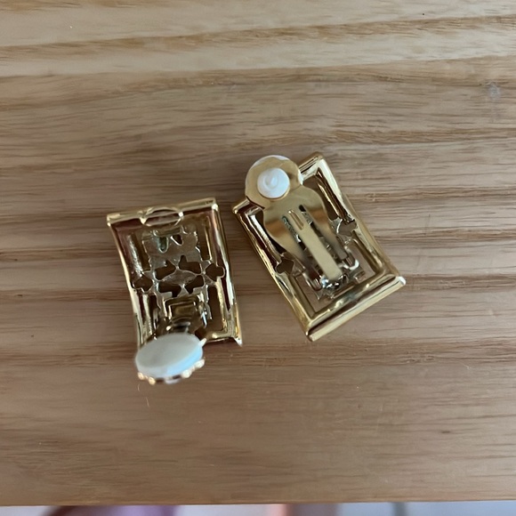 Costume diamond clip-on earrings  and ring - Picture 3 of 4